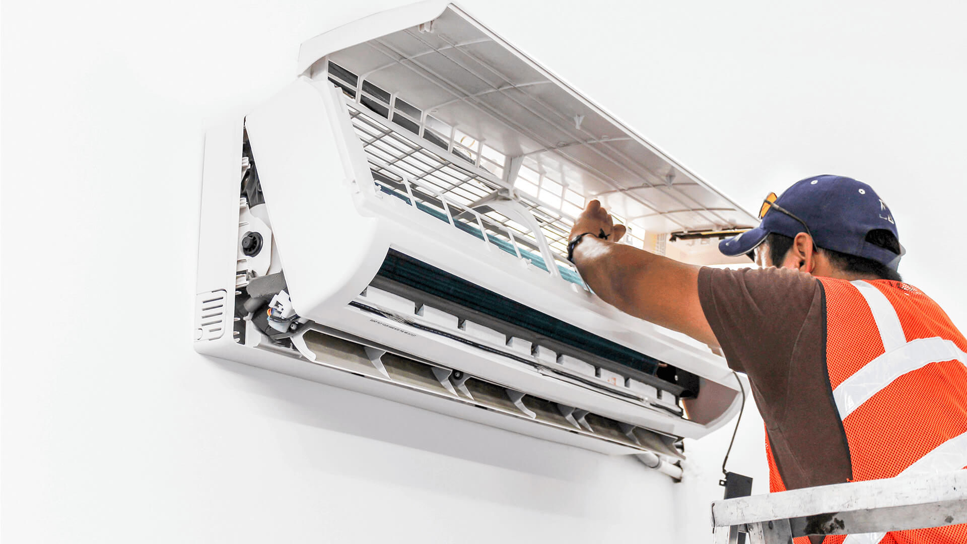 Read more about the article Top Tips for Maintaining Your HVAC System for Optimal Performance